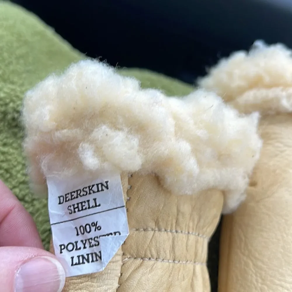 Deerskin kids mittens. New super nice and warm.